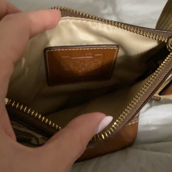 Coach side purse - Picture 4 of 11